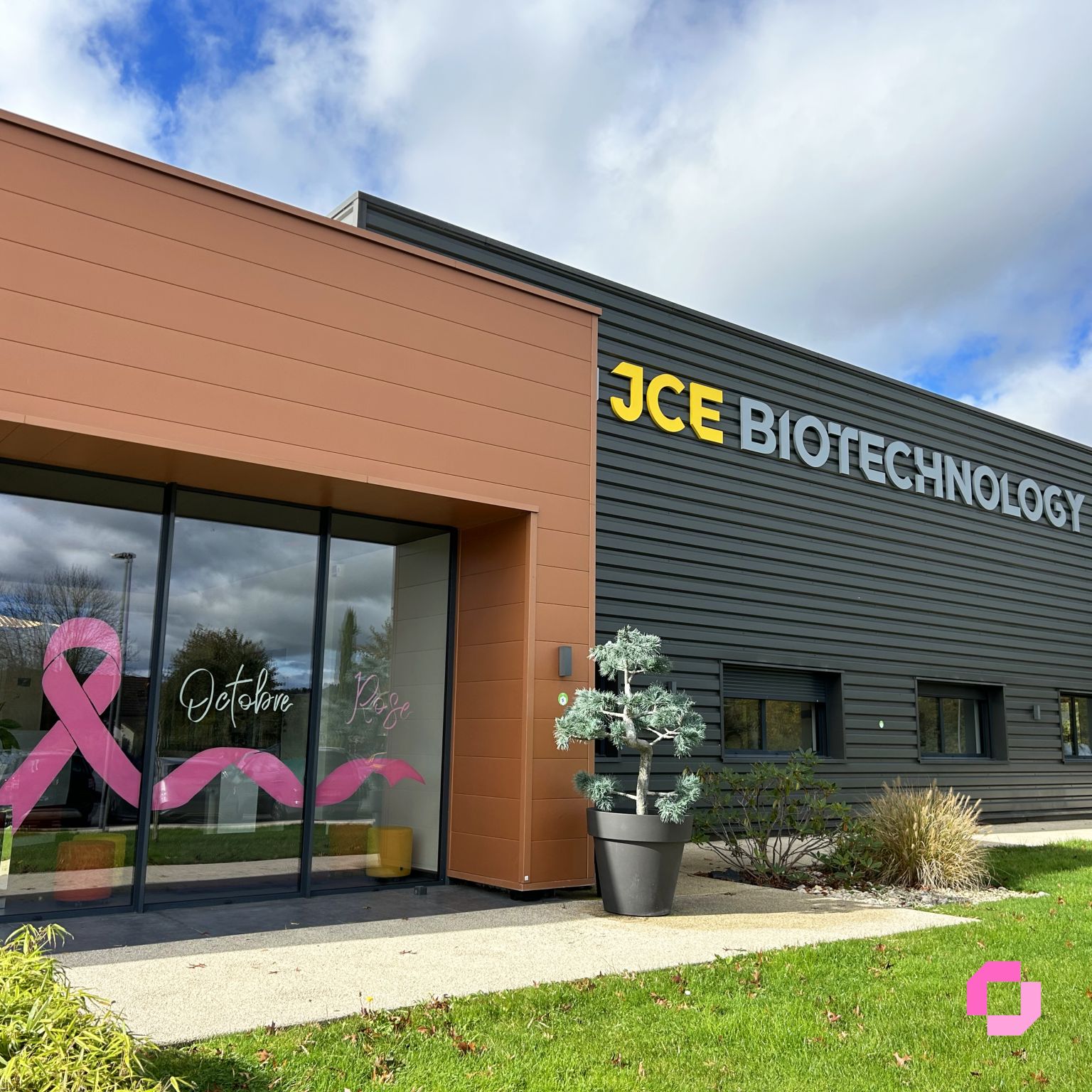 JCE biotechnology isolator manufacturer hospitals pharmaceutical blog article 07 img octobre rose 02